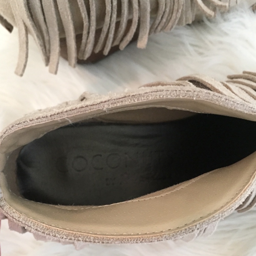💗SALE💗 Worn once- suede tassel booties - Picture 4 of 6